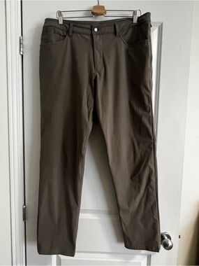 Lululemon Athletica Men's ABC Chinos in khaki - Excellent condition.